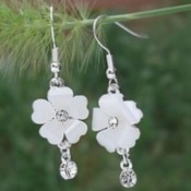 Five-leaves flower earrings Eh00320white