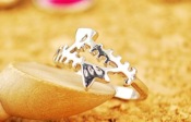 Individual fish head and fishtail bone lovers ring 