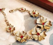 Fashion retro five-leaf flower bracelet