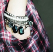 Multi-layer pearl bracelet Sl00218gunblack