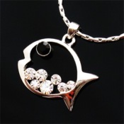 Color diamond hollow out fish necklace  