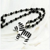 Lovely black beads zebra necklace  Xl00240