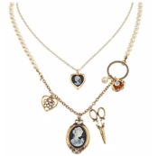 Retro protrain of queen rilievo,scissors , rose, pearl multi-layer necklace